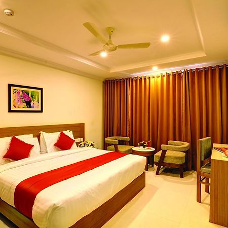 Hotel Floral Park Kottayam Zewnętrze zdjęcie